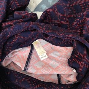 LuLaRoe Pants - LuLaRue one Sz Leggings. Navy blue & Red LuLaRoe Pants - LuLaRue one Sz Leggings. Navy blue & Red
